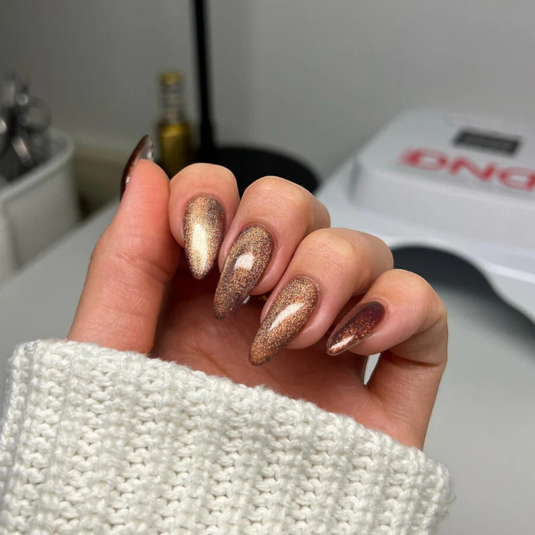 DND Diva 9D Cat Eye Gel Polish - Toffee Crisp #18