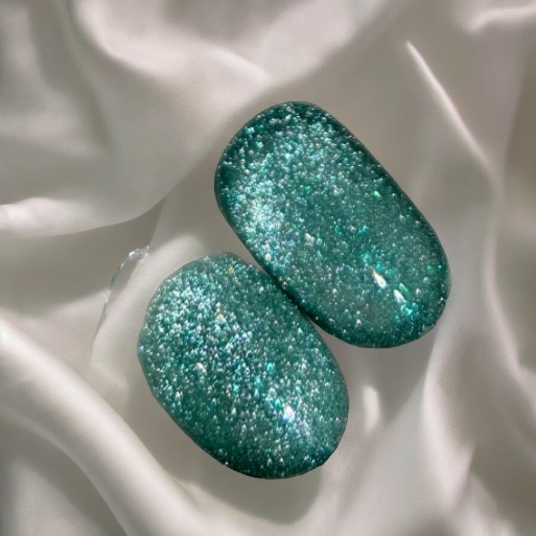 YHH Cat Eye Gel Polish - M17 Holographic Glitter Nail Polish