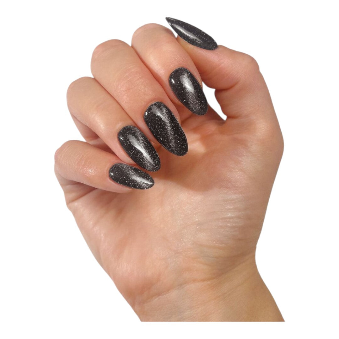 The GelBottle Cat Eye Carbon, cat eye nails, cat eye nail polish, cat eye design nails, cat eye nail design, pink nail spa