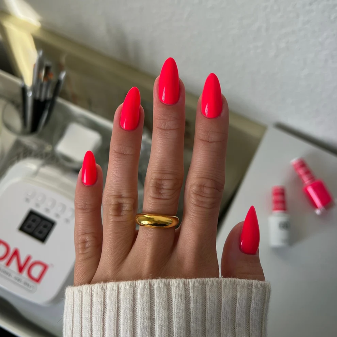 DND Gel - Strawberry Kiss #561