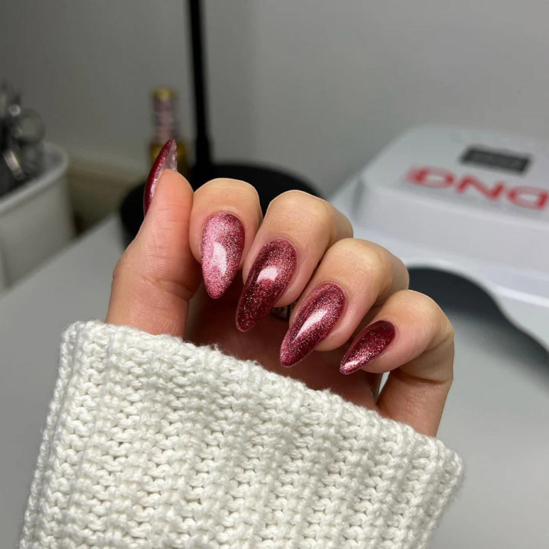 DND Diva 9D Cat Eye Gel Polish - Hot Cinnamon #24