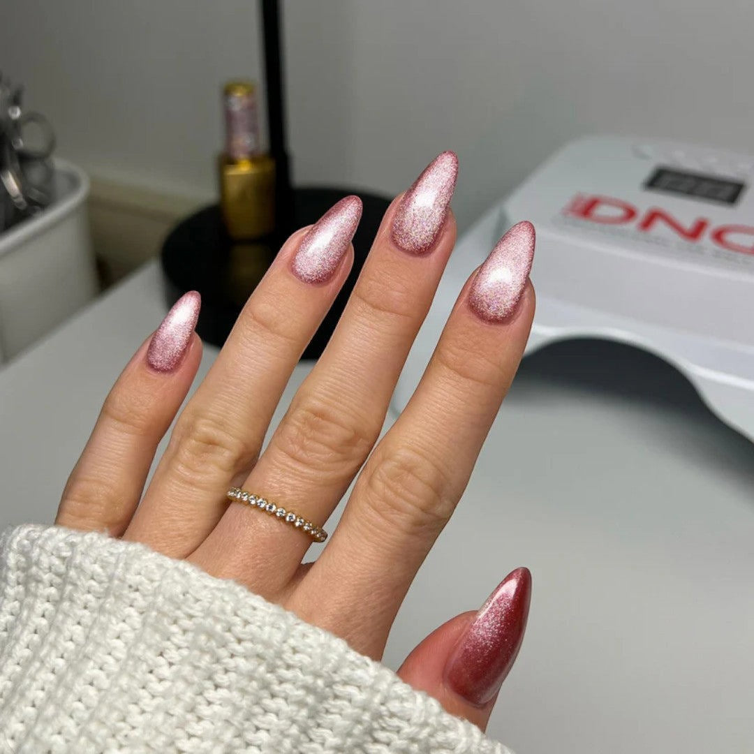 DND Diva 9D Cat Eye Gel Polish - Wanna Be Yours #29
