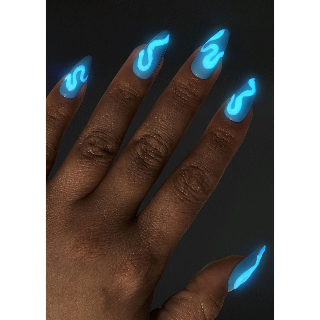 The Gelbottle Chrome Pigment Glow Blue, Glow in The Dark Powder, glow in the dark nails, nails that glow in the dark​, the gel bottle, the gel bottle canada, the gel bottle inc