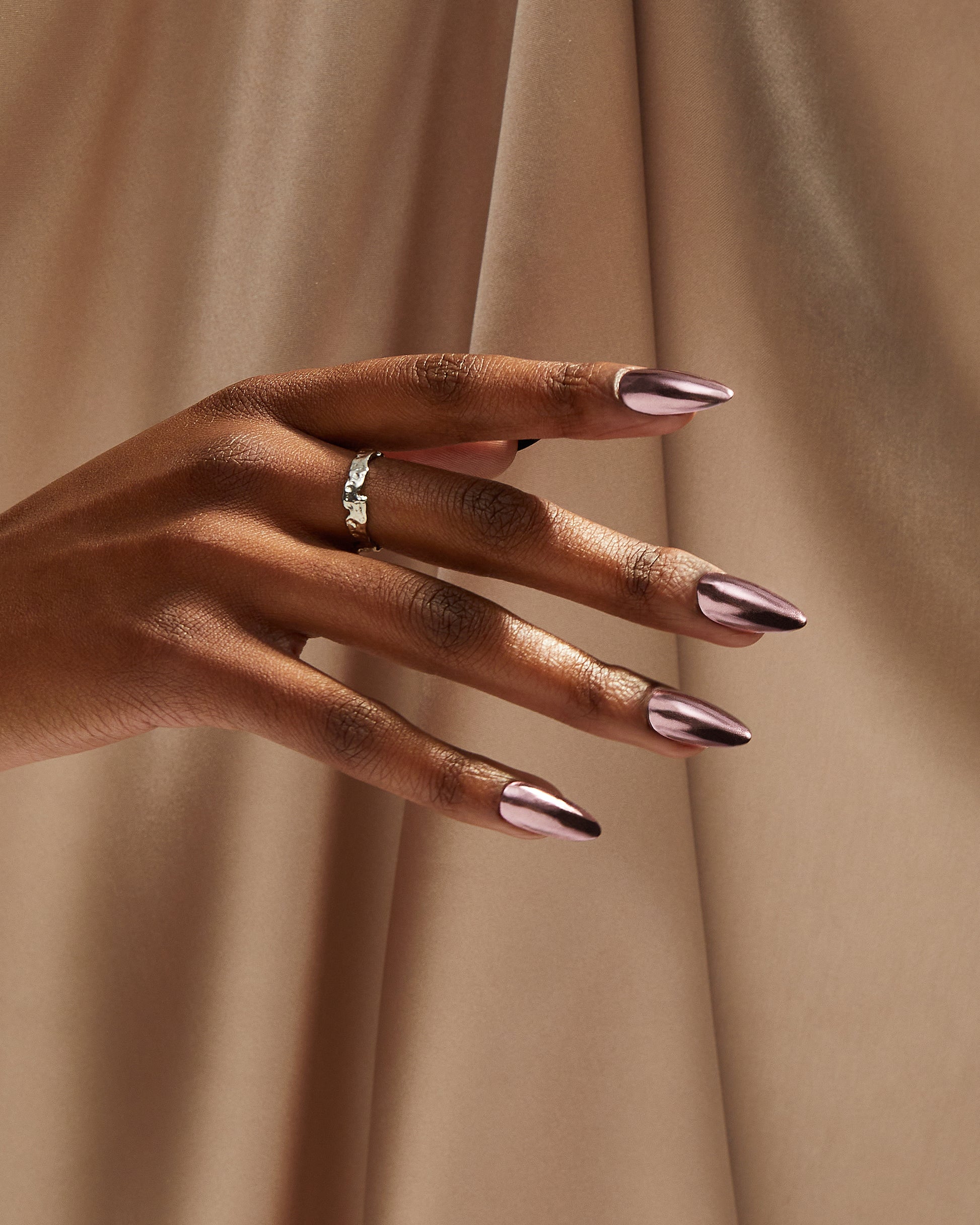 The GelBottle Chrome Pigment Blush, soft pink light pink chrome nails