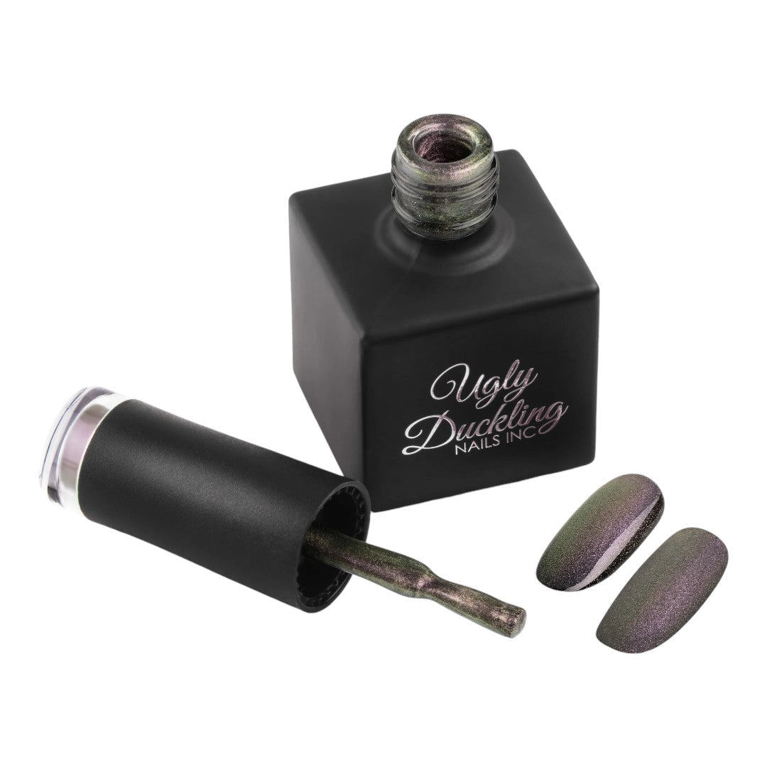 Ugly Duckling 9D Cat Eye #185