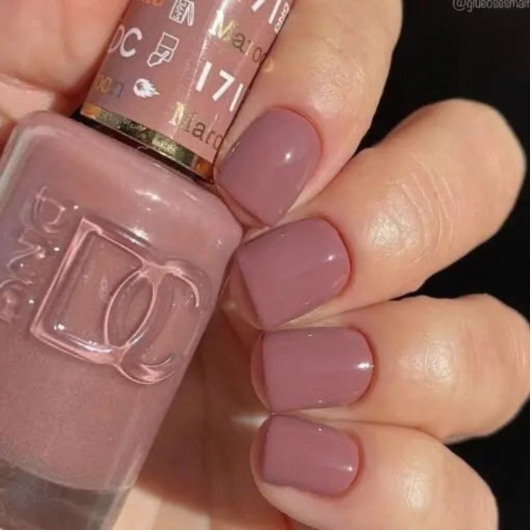 dnd nail polish, dnd nail polish canada, nail polish dnd, dnd gel polish canada, dnd gel polish set, dnd dc, dnd gel polish near me, dnd gel polish wholesale canada, dnd gel nail polish 171  Maroon, nail salon port colborne
