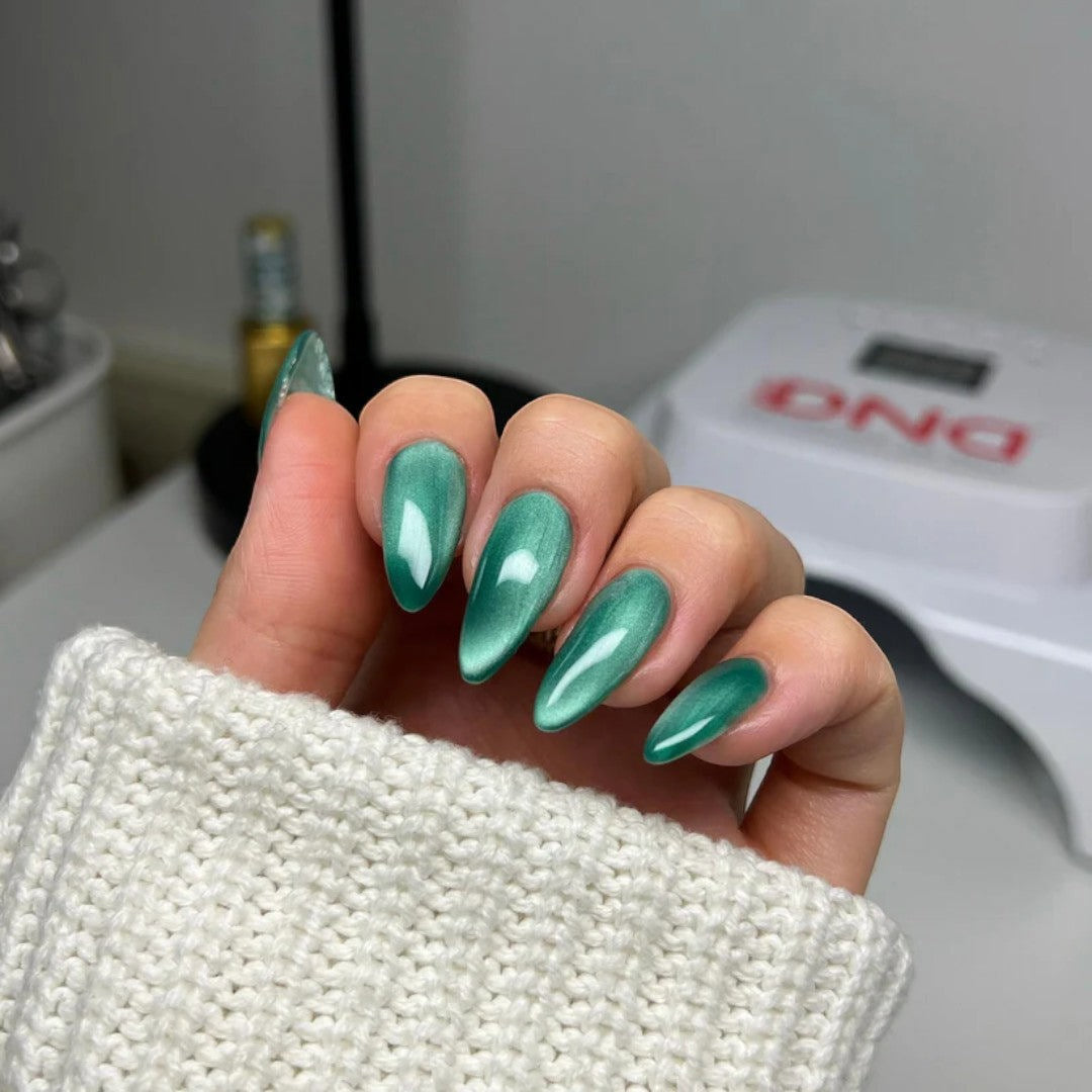 DND Diva 9D Cat Eye Gel Polish - Sea Glass #11