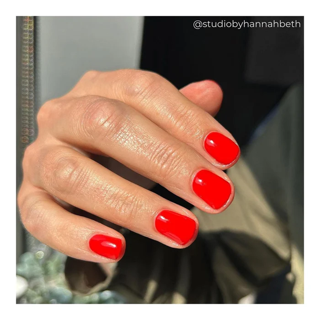 CND Vinylux - Poppy Fields #398 (0.5oz)