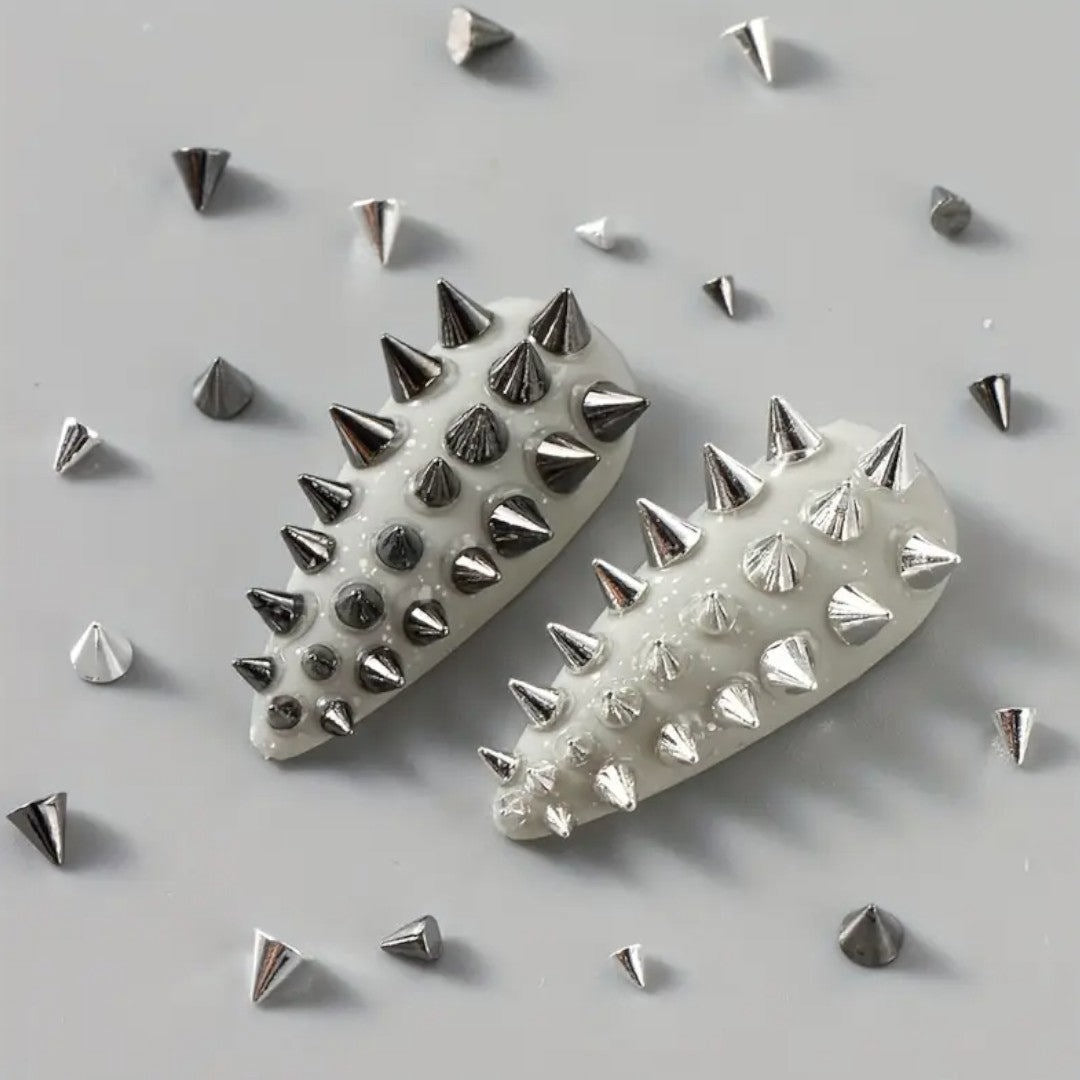 CNBS Nail Charms – Mixed White/Black Punk Cone Spikes (6 Grids)