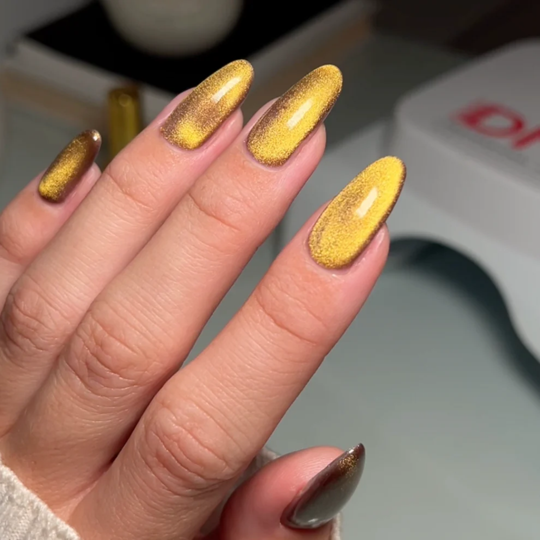 DND DC 9D Cat Eye Gel Polish - Ember Enchantress #10