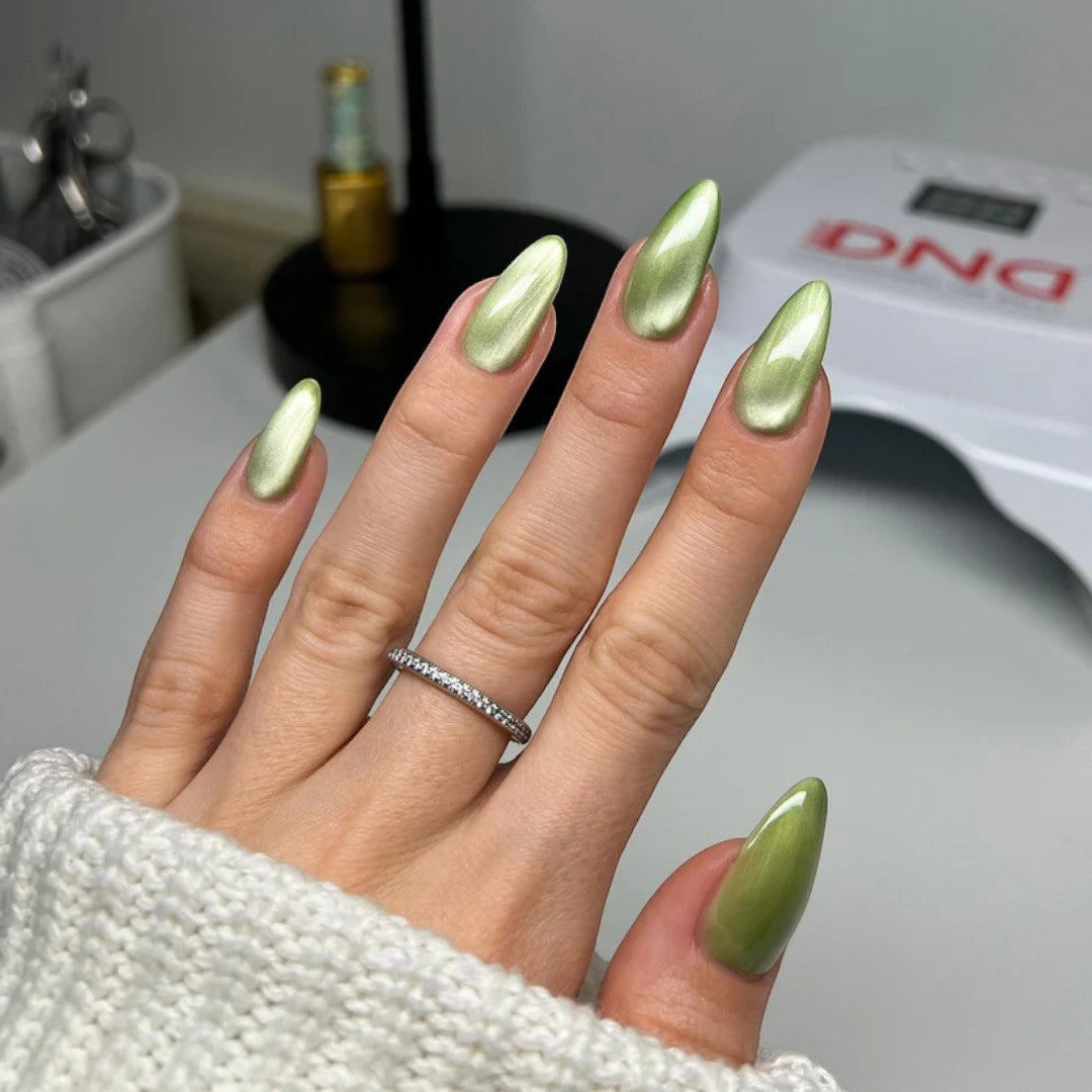 DND Diva 9D Cat Eye Gel Polish - Leafy Prowl #12