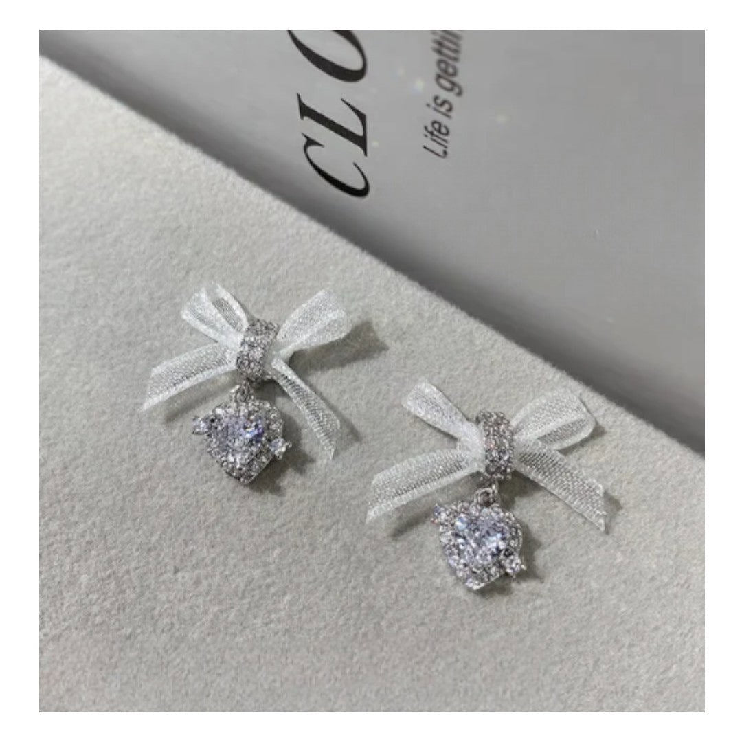 CNBS Nail Charms - Zircon Heart w/ Lacey Bow