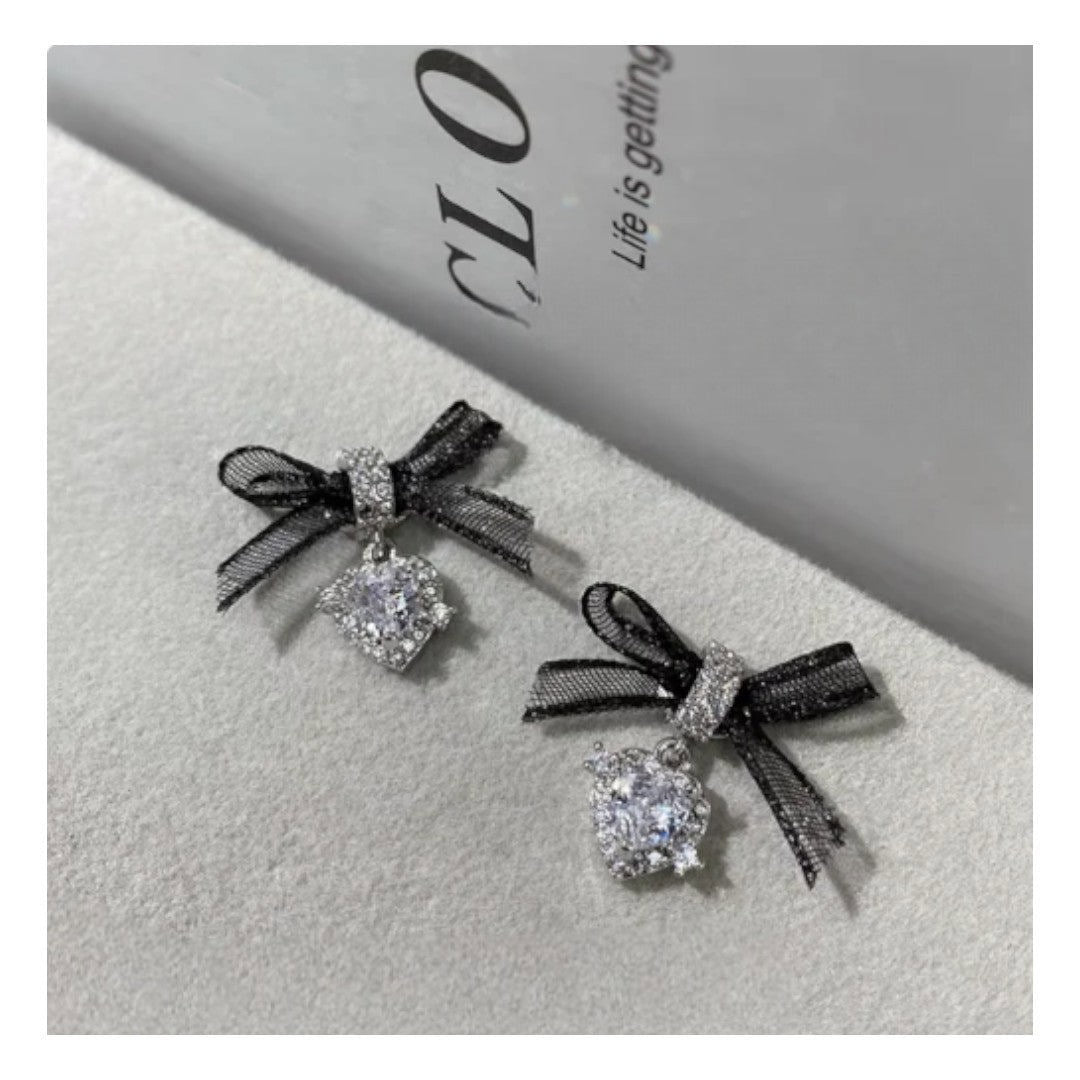 CNBS Nail Charms - Zircon Heart w/ Lacey Bow