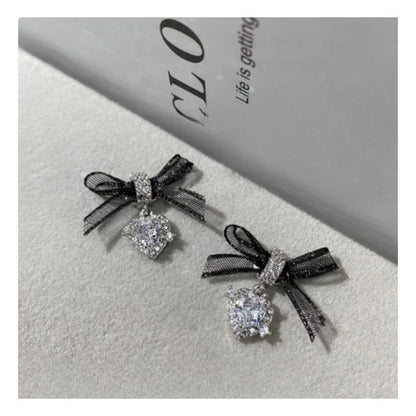 CNBS Nail Charms - Zircon Heart w/ Lacey Bow