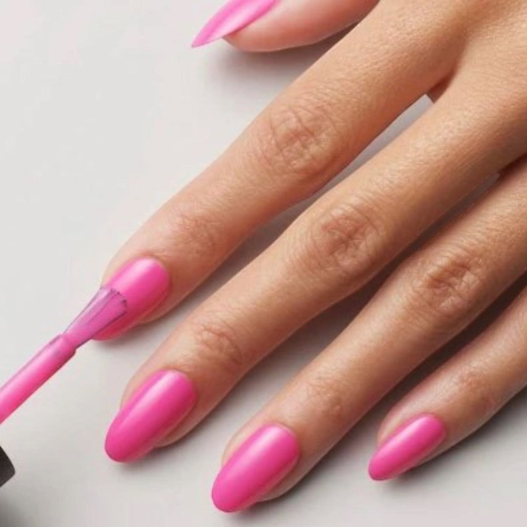 CND Vinylux - #121 Hot Pop Pink