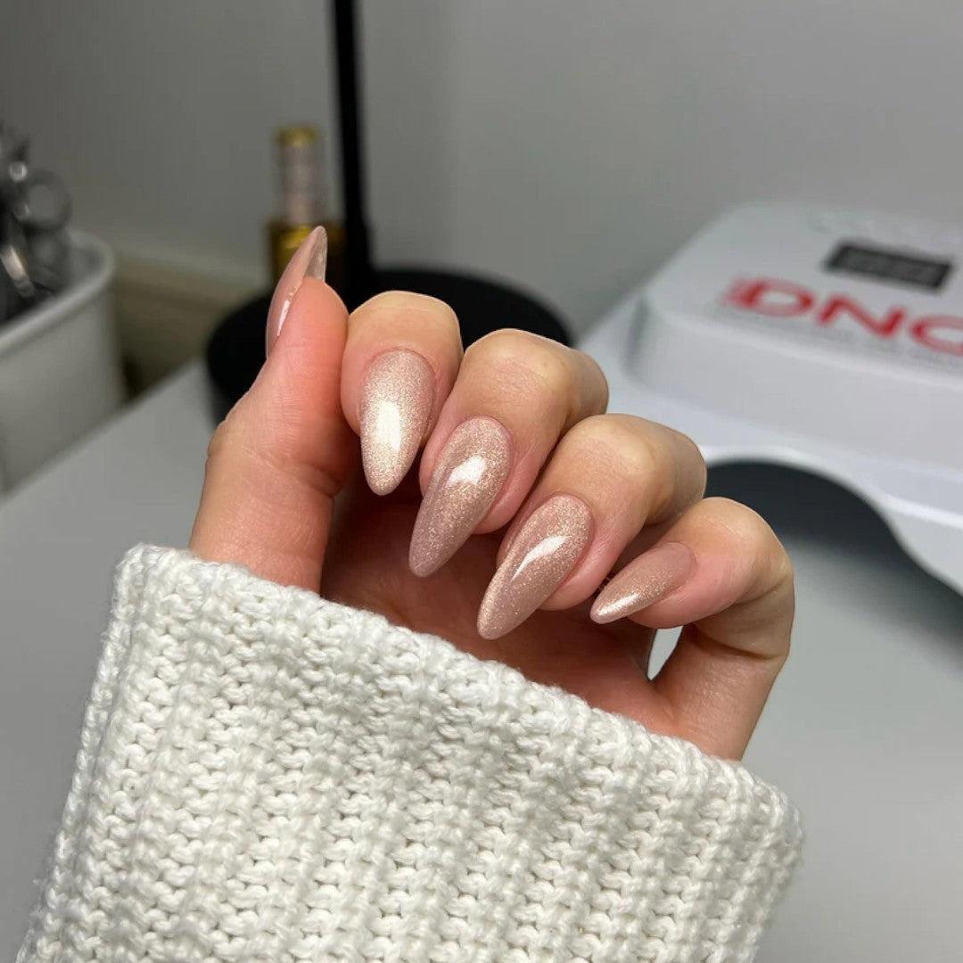 DND Diva 9D Cat Eye Gel Polish - Afterglow #30