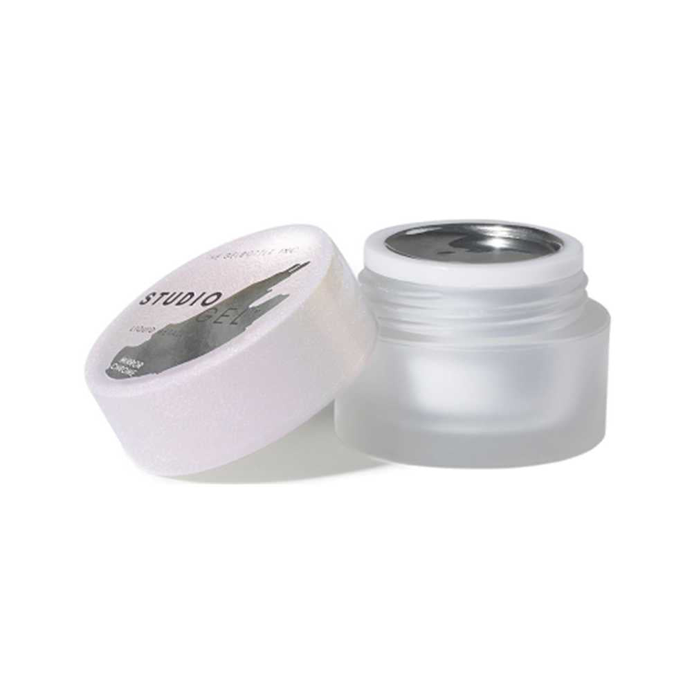 The Gel Bottle Studio Gel, Mirror Chrome for Chrome Design Nails, the gel bottle canada​, gel in the bottle​, the gel bottle inc​, vegan near me​, vegan​, nail salons near me, nails for you